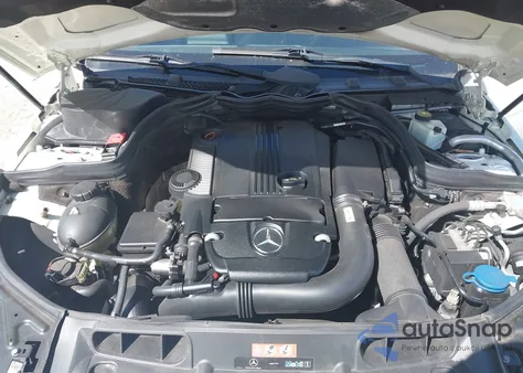 2012 Mercedes-Benz C 250 Luxury/Sport z USA, uszkodzony, nr VIN WDDGF4HB6CA634136